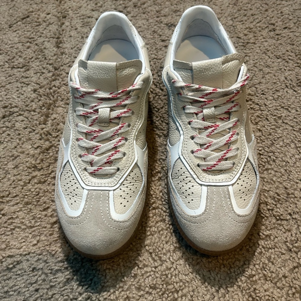ALOHAS Cream TB.490 Authentic  Rife Leather Low-Top Sneakers with Red Accents